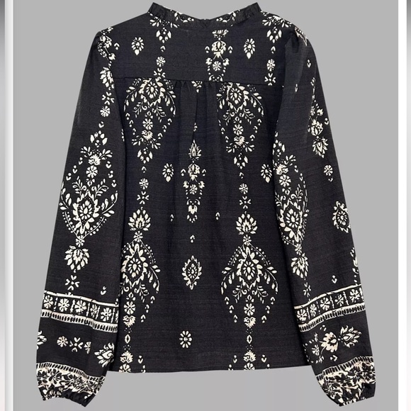 Boho Floral Long Sleeve in Black - Picture 3 of 8
